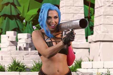 League Of Pornstars A Xxx Parody Free Video With Rachel Starr