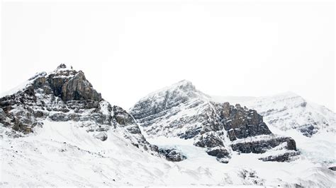 3840x2160 Resolution Black And White Mountain Nature Snow