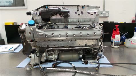 Mercedes V10 F1 Engine Picture Thread