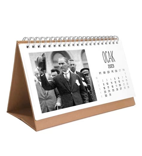 2024 Ataturk Takvimi Atatürk Fotoğraflı 2024 Masa Takvimi Kahverengi