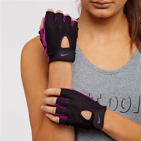 Nike Womens Fundamental Training Gloves Ii Blackbold Berry