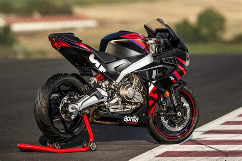 Aprilia Rs 457 A New Challenger To The Ktm Rc 390 And Kawas