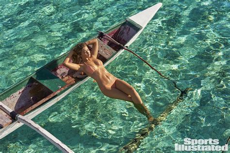 Gigi Hadid Nue Dans Sports Illustrated Swimsuit 2016