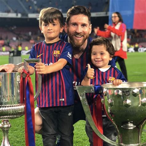 Tienes Que Ver El Adorable Video De Los Hijos De Leo Messi Apoyando A Argentina E Online
