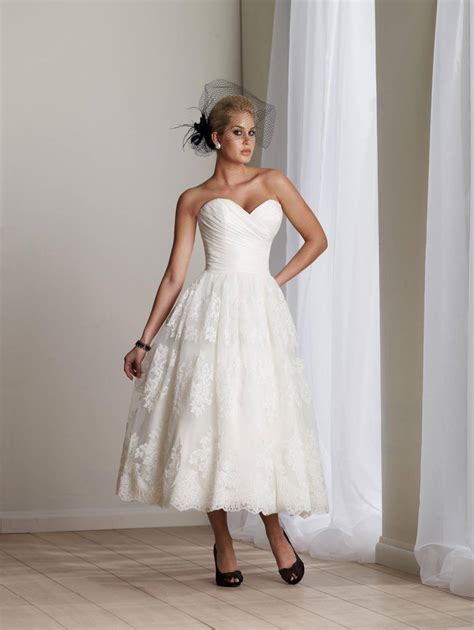 Ivory Wedding Dresses Short Lace Appliques Tulle