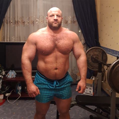 muscle lover russian musclebear viktor goncharov