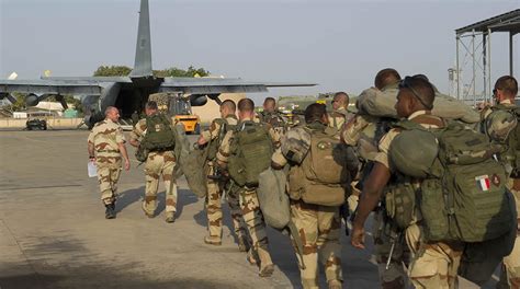 Serval Prémisse Dune Présence Militaire Française Définitive Au Mali