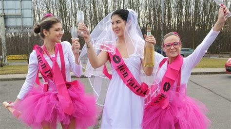 Lady Dee Scene Cristal Caitlin Aka Vinna Reed And Gina Gerson And Lady Dee Hen Party Gets