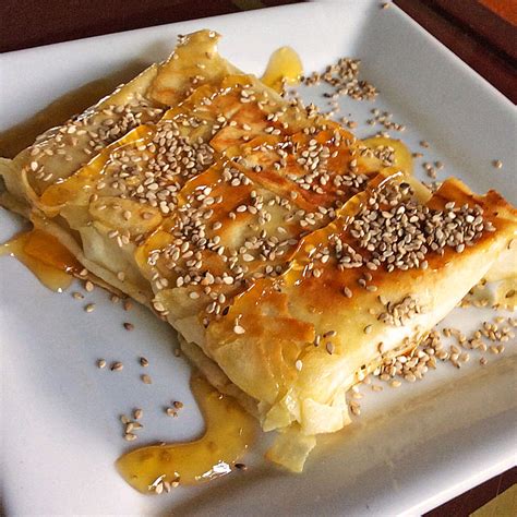 Maybe you would like to learn more about one of these? Fetakäse im Filoteigmantel mit Honig und Sesam (Rezept mit ...
