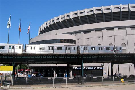 Nyc Bronx Yankee Stadium And 4 Train The Original Yank Flickr