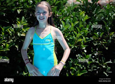 Lizenzfreie Kostenlose Foto Des Jungen Mädchens Swimming Pool Im Urlaub