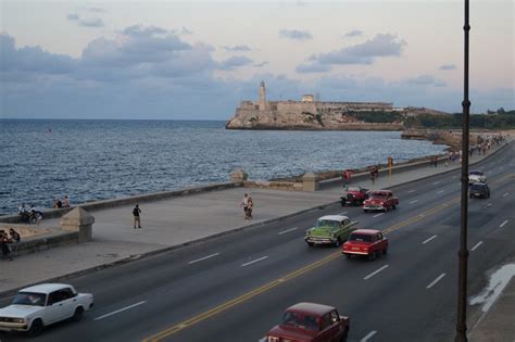 10 Reasons Why You Should Visit The Malecón Cuba At Least Once In Your
