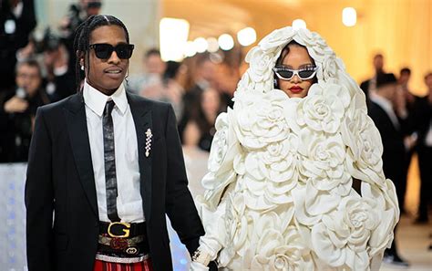 Pregnant Rihanna Blooms In Valentino Dress On Met Gala Red Carpet 2023