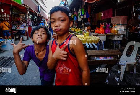 Street Children In Manila Play Hi Res Stock Photography And Images Alamy
