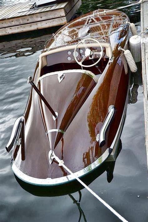 Classic Wooden Boat Pics