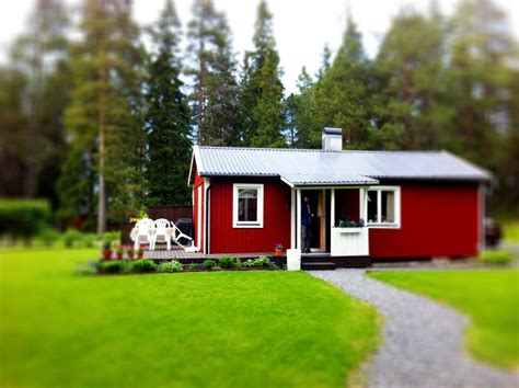 Red Cottage In Sweden Next To A Trail Where I Can Run Myself Happy