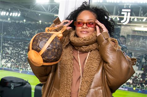 Rihanna Attended A Football Match Carrying A 3500 Inflatable Soccer Ball As A Purse Glamour