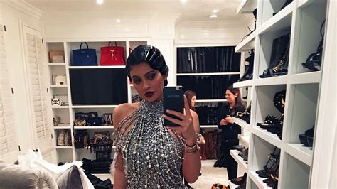 Kylie Jenner Official Itunes App Kylie Jenner Makeup Routine Kylie Jenner Glam Room Teen Vogue