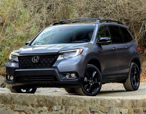 Interior space is a noticeable thing when we compare both of these suvs. 2019 Honda Passport vs Pilot: Sibling differences compared ...