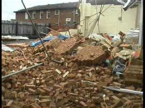 Weather experts say the tornado which hit birmingham was a severe tornado with wind speeds of between 115 and 136 miles per hour. Tornado in Birmingham UK, July 28 2005 - YouTube