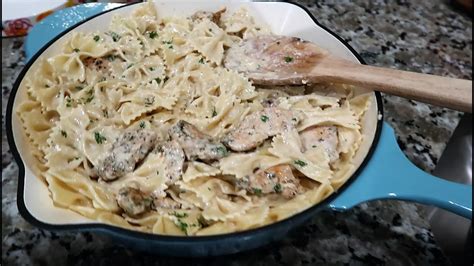 Give pioneer women's simple alfredo recipe a try! BowTie Chicken Alfredo - Pioneer Woman Recipe! - YouTube