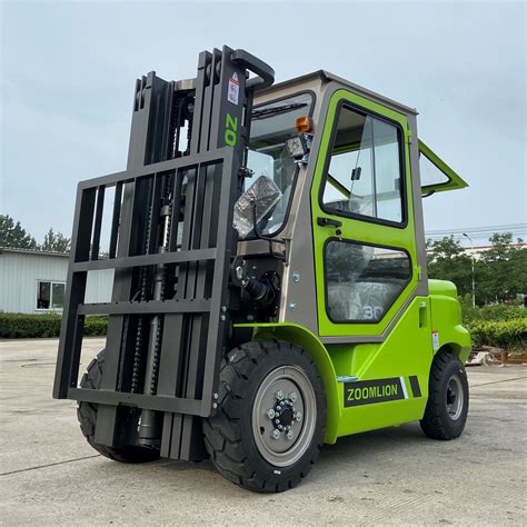 Zoomlion Diesel Forklift Factory 35 Ton Lifting Machine With Cabin