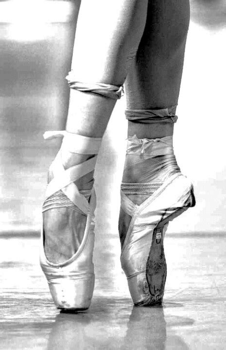 Pin By Alyssa Schulz Valdes On Bandw Pictures Captivate Me Pointe Shoes Ballet Feet Ballet Shoes