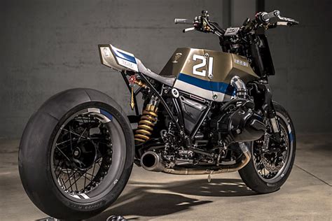 Motorcycle specifications, reviews, roadtest, photos, videos and comments on all motorcycles. 'Eddie 21' BMW R1200R Racer - VTR Customs - Pipeburn