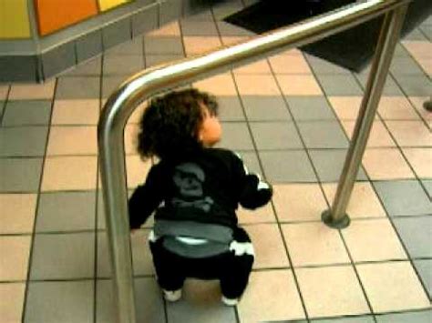 Troy aumua polamalu (/ ˌ p oʊ l ə ˈ m ɑː l uː /; Troy Polamalu as a kid - YouTube