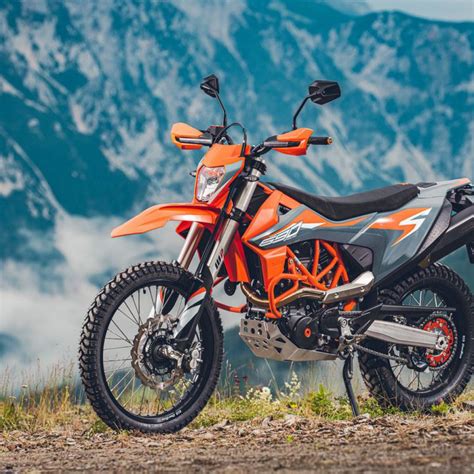 For 2021, the ktm 690 enduro r has some additional hardware, this comes in the form of a new specification of catalytic converter in the muffler. KTM UNVEILS THE 2021 KTM 690 ENDURO R AND KTM 690 SMC R