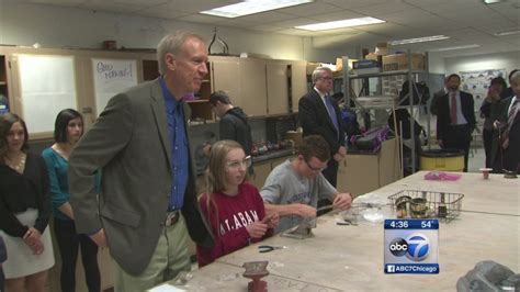 Governor Rauner Pushes Fix For Illinois Education Funding Abc7 Chicago