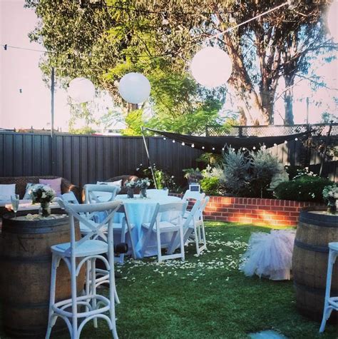 Having a backyard wedding at home can be very sentimental and comfortable. How to Plan a Backyard Wedding Reception