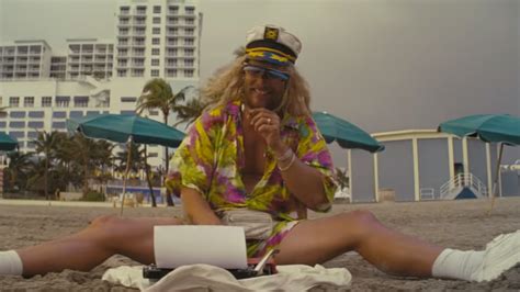 Movie Review Matthew Mcconaughey Is A Burned Out Delight As ‘the Beach Bum Latf Usa News