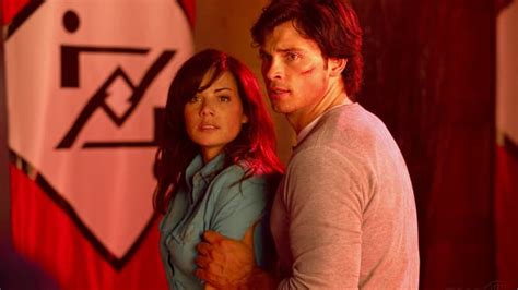 SMALLVILLE Star Erica Durance Set To Reunite With Tom Welling In CRISIS