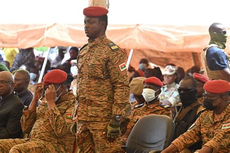 Burkina Faso Le Capitaine Ibrahim Traoré Désigné Président De
