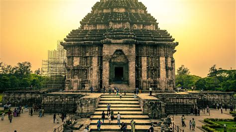 10 Historic Indian Buildings Everyone Needs To See