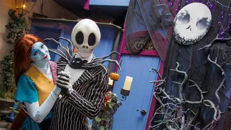 Jack And Sally Return To Greet Guests This Halloween At Disneyland