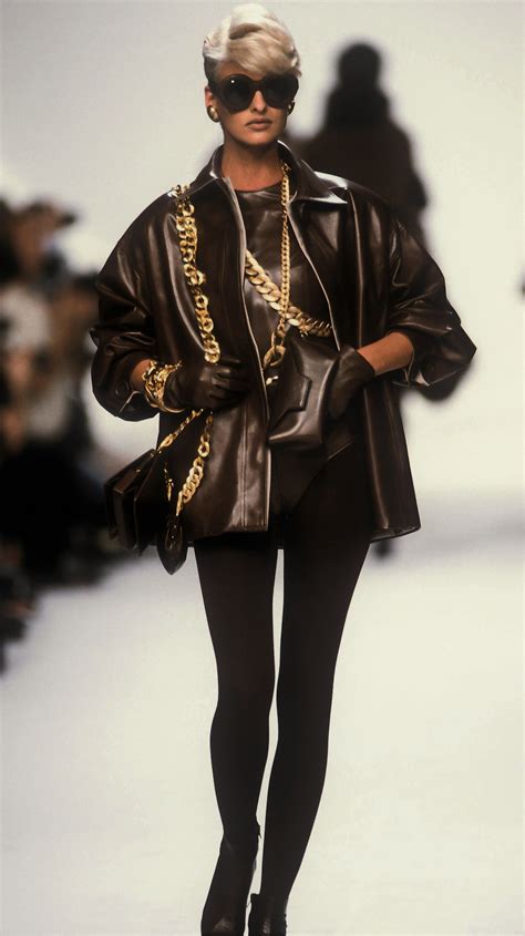 Linda Evangelista Christian Dior Runway Show 1991 Fashion Models 90s