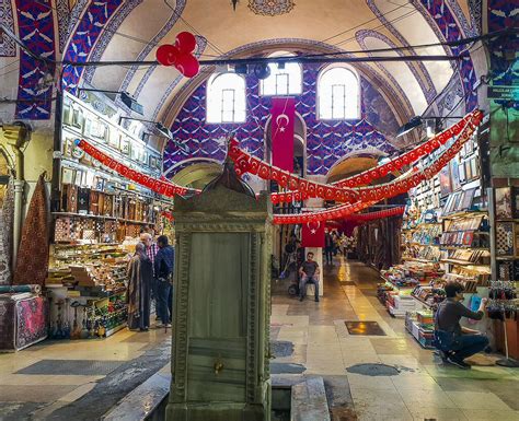 Cómo visitar y comprar en el Gran Bazar (Estambul): horarios | Guías Viajar