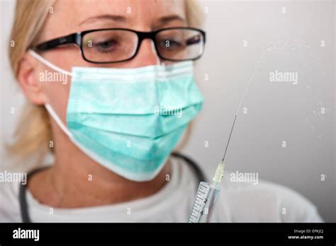 Doctor Injection Woman Hi Res Stock Photography And Images Alamy