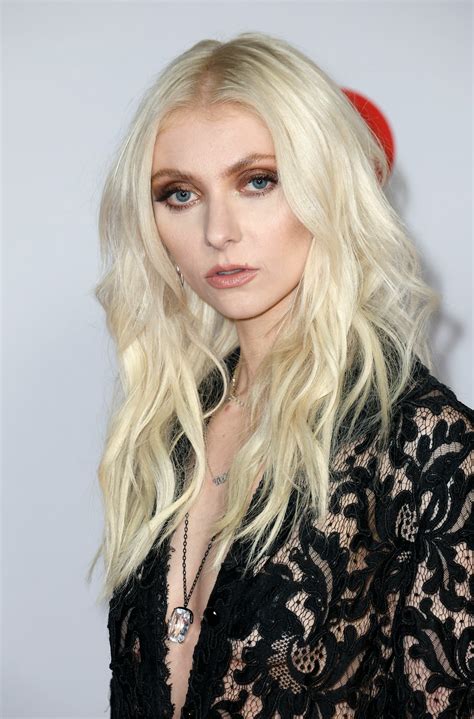 Taylor Momsen Channels Jenny Humphrey At Iheartradio Music Awards