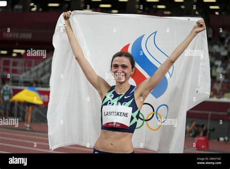 Mariya Lasitskene Of The Russian Olympic Committee Celebrates After Winning The Gold Medal In