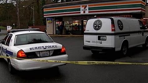 7 Eleven Customer Shoots Man Who Attacked Store Clerk Cnn