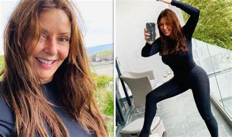 Carol Vorderman 60 Wows Fans As She Flaunts Peachy Rear With Scruffy