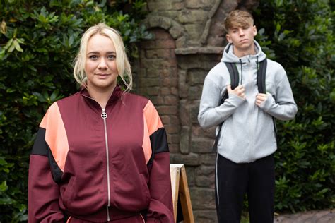 The Return Of Leela Lomax Will Help Hollyoaks Reclaim Its Fiery Side Hot Lifestyle News