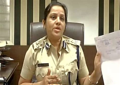 Didnt Break Service Rules Says Karnataka Ips D Roopa Who Uncovered