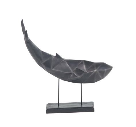 Decmode Coastal Iron And Resin Faceted Whale Sculpture Beach Décor