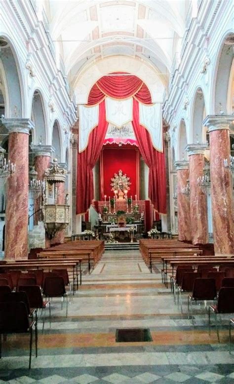 Chiesa Madre Santa Maria La Nova A Chiaramonte Gulfi Santa Maria Nova Temples Altars Virgin