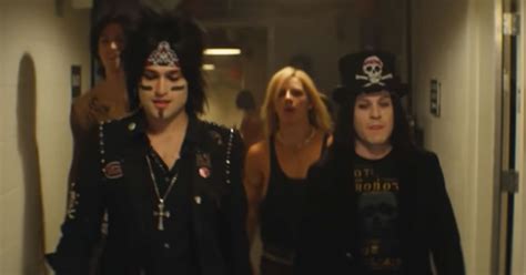 Also starring lucy boynton, gwilym lee, ben hardy, joe mazzello, aidan gillen and more. Netflix's The Dirt dubbed "next Bohemian Rhapsody" by fans ...