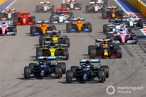 F1 kalender met alle races, trainingen en kwalificaties van 2021. F1-kalender 2021 bevestigd: 23 races, Zandvoort in september
